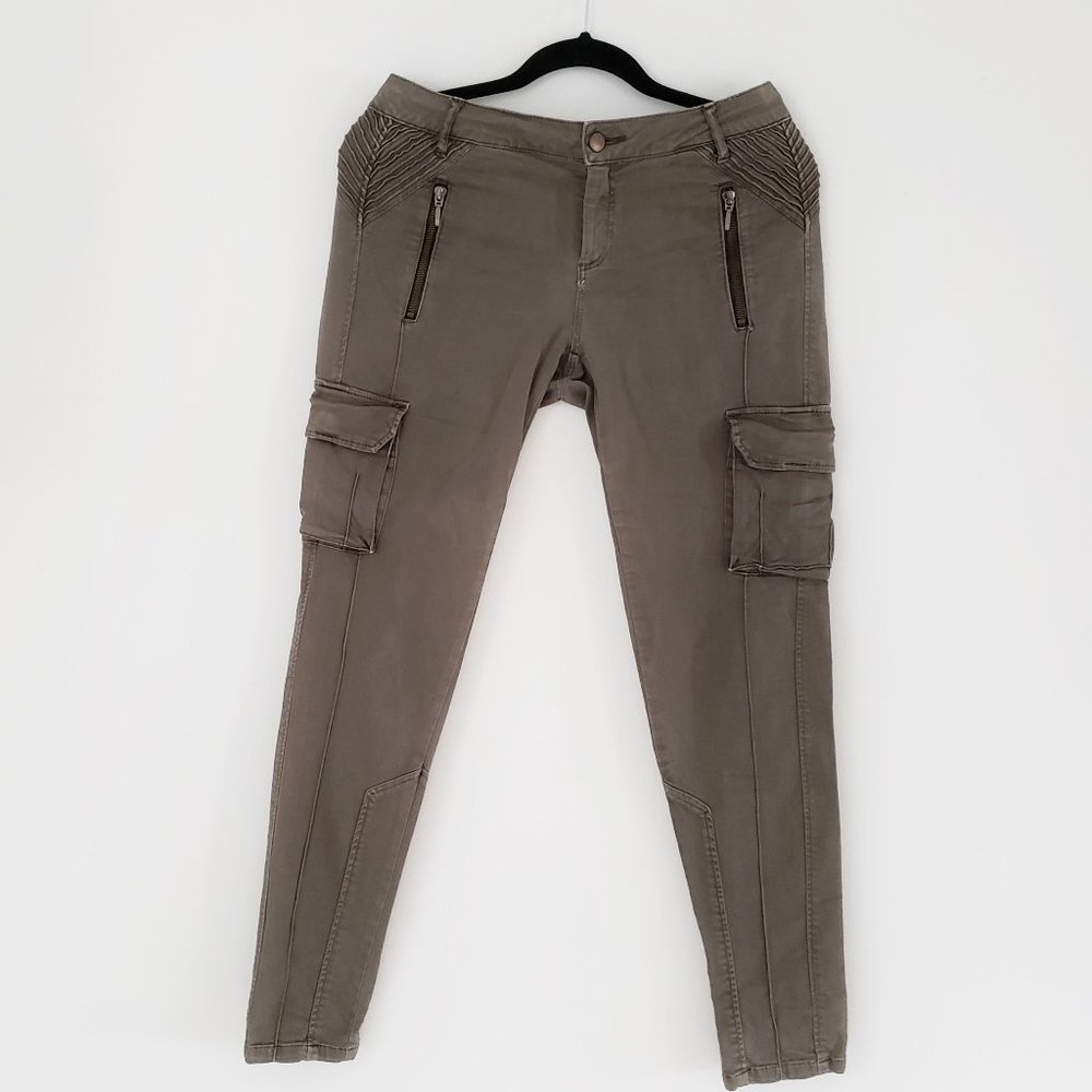 Zara Modern Legging with Zippers and Stitching Details (Size 6)